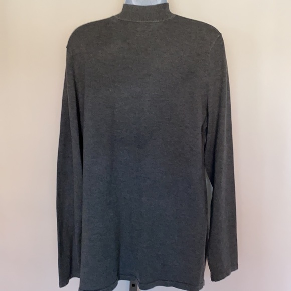 #180 NWOT Carolyn Taylor Gray Embellished  Sweater - Picture 3 of 3